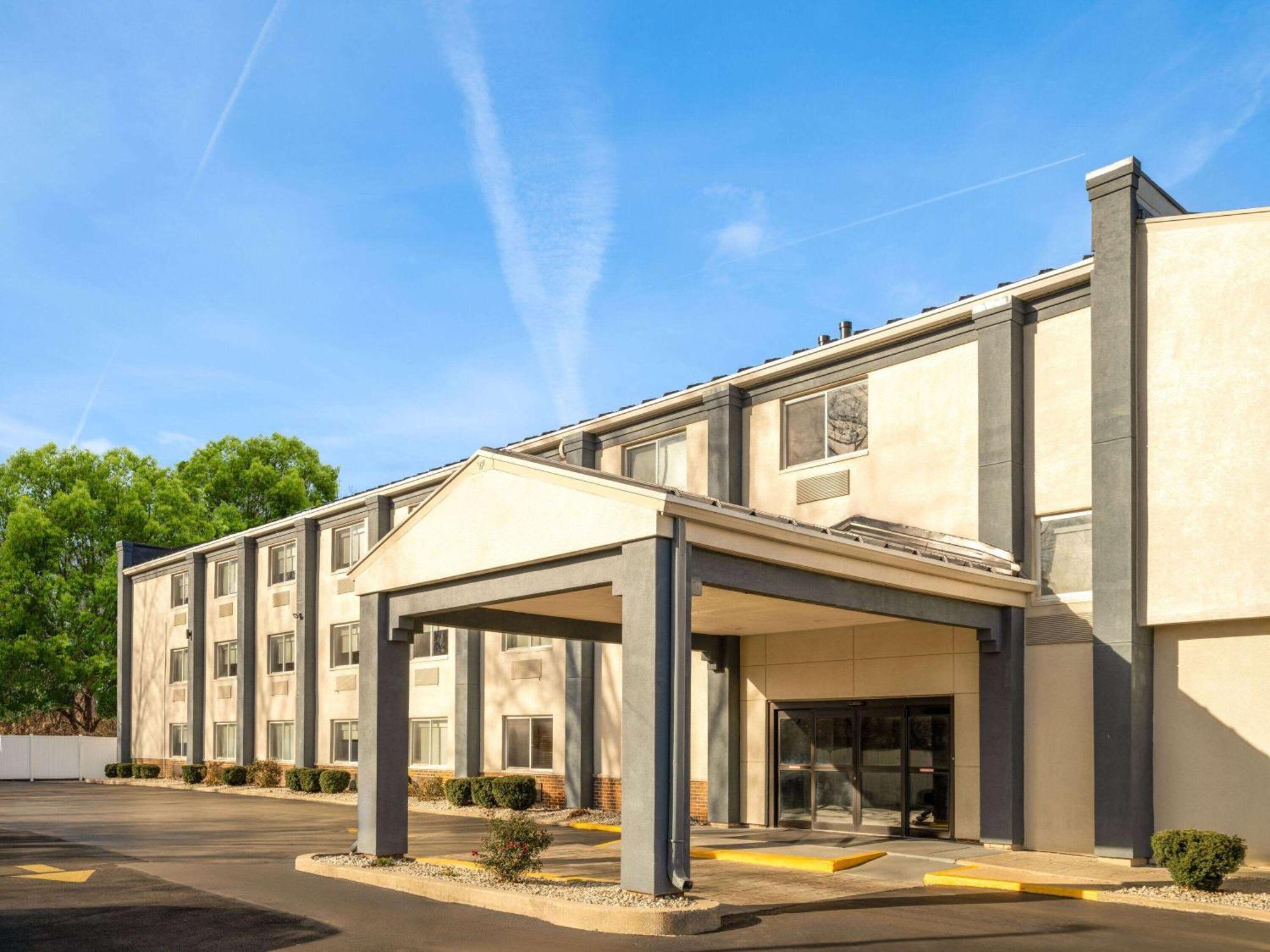 Americinn By Wyndham Woodstock Il Kültér fotó